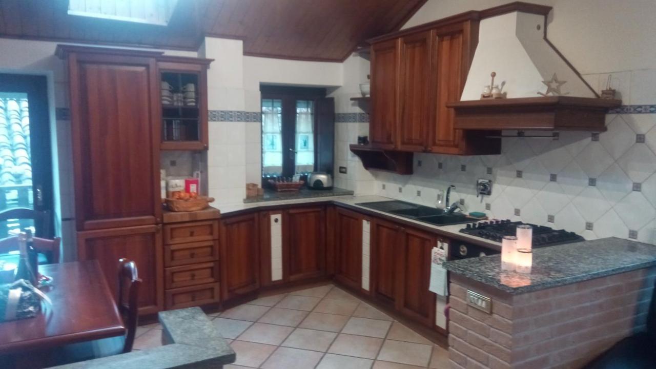 Casa Del Rustico, Indipendente Vista Sacra Con Dipinto Villa Caprie ภายนอก รูปภาพ
