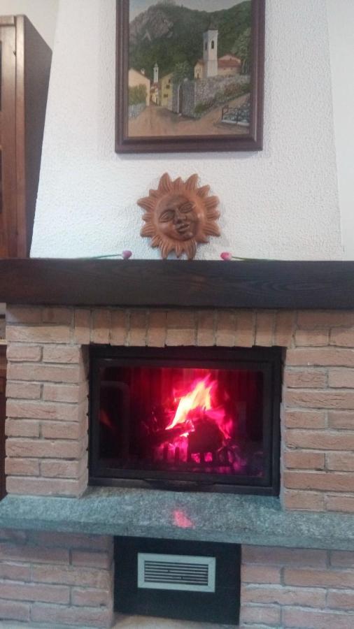 Casa Del Rustico, Indipendente Vista Sacra Con Dipinto Villa Caprie ภายนอก รูปภาพ