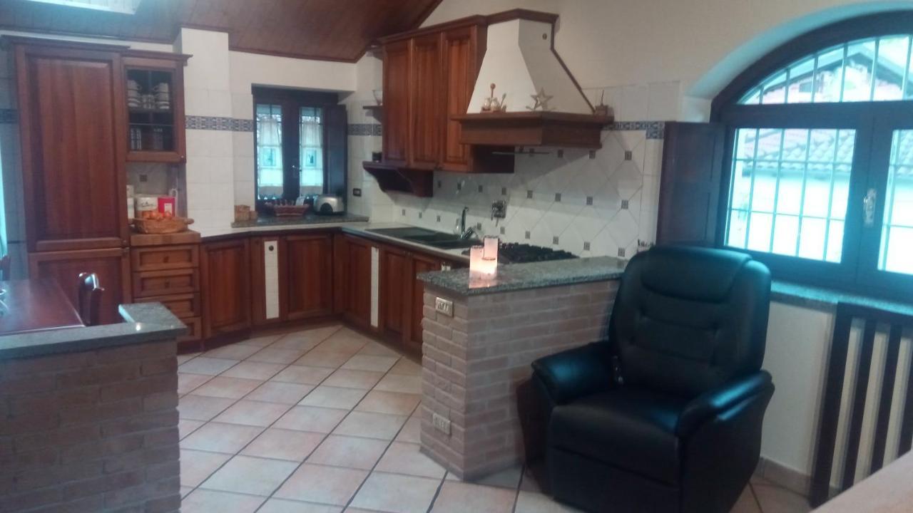 Casa Del Rustico, Indipendente Vista Sacra Con Dipinto Villa Caprie ภายนอก รูปภาพ