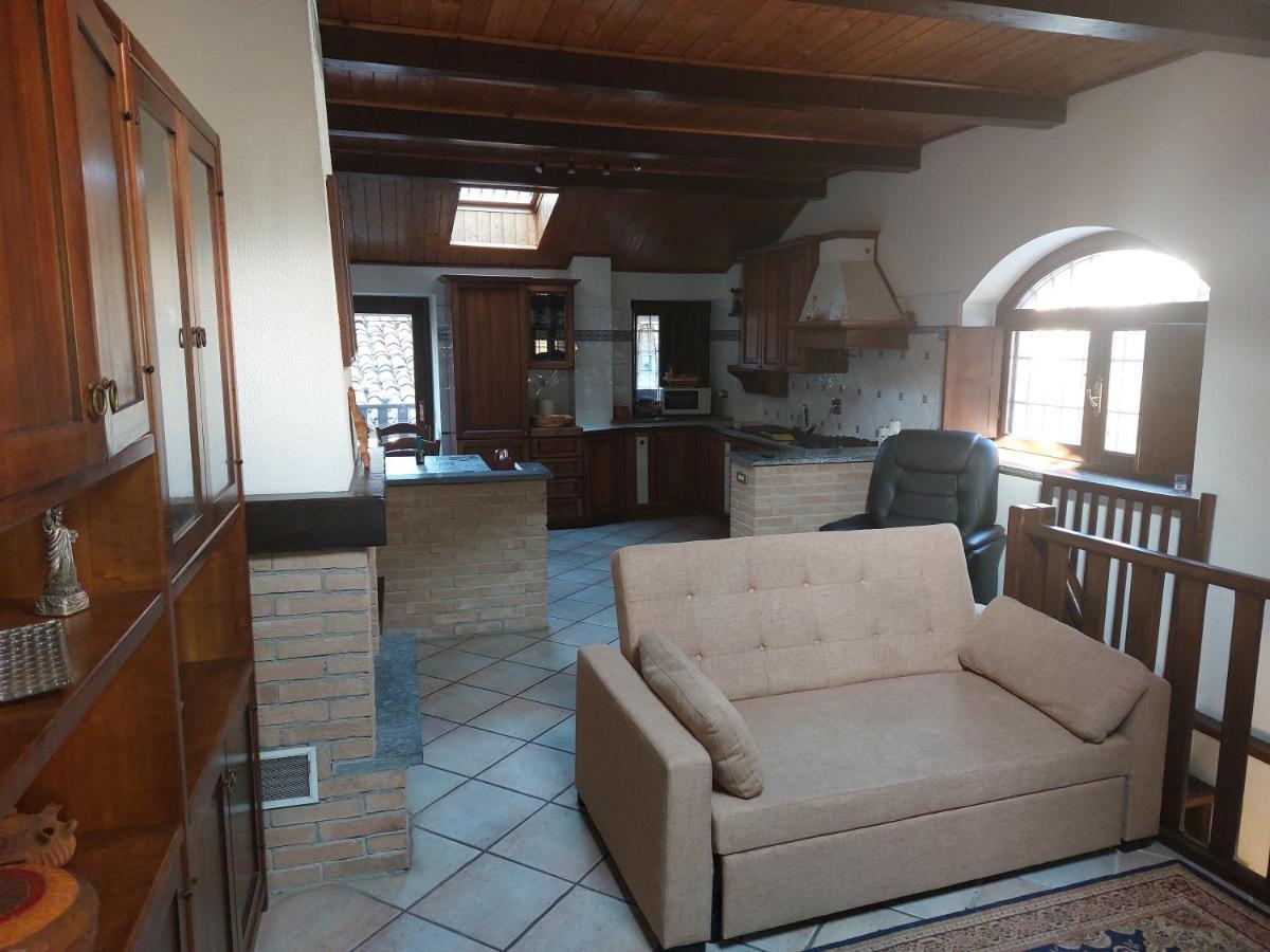 Casa Del Rustico, Indipendente Vista Sacra Con Dipinto Villa Caprie ภายนอก รูปภาพ