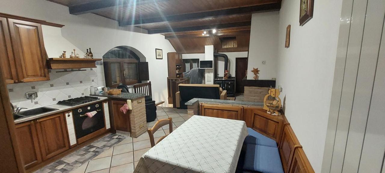 Casa Del Rustico, Indipendente Vista Sacra Con Dipinto Villa Caprie ภายนอก รูปภาพ