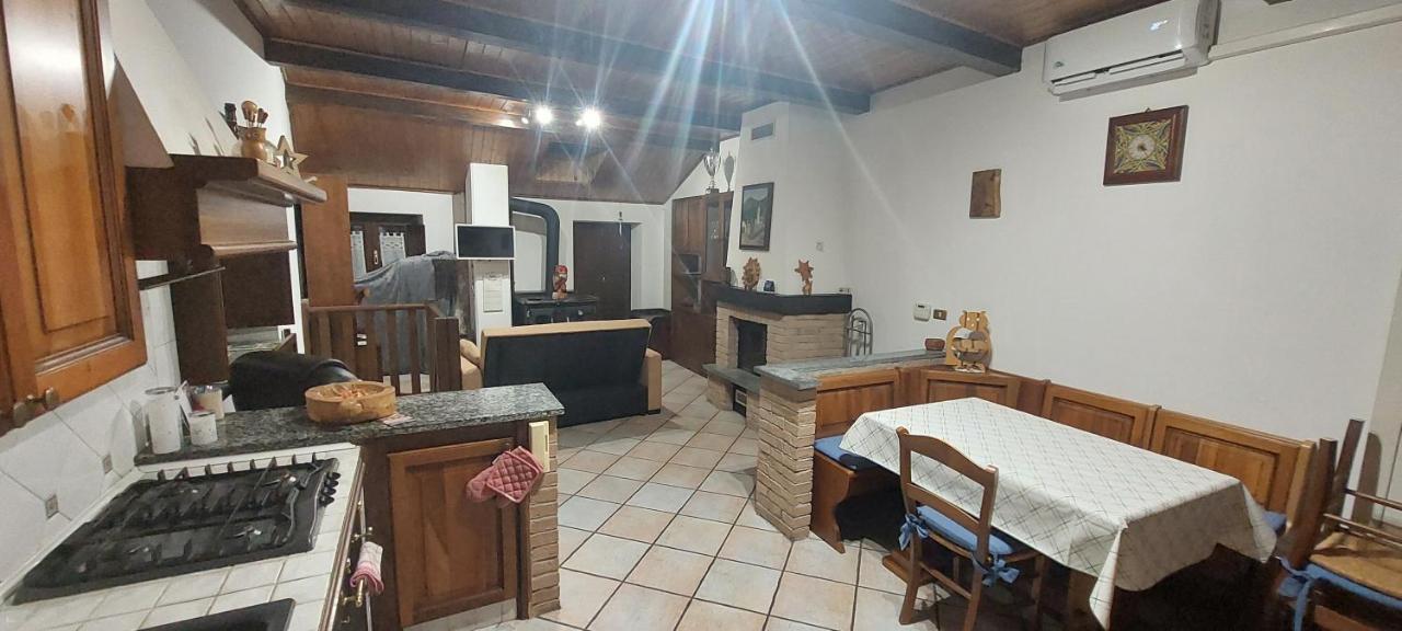 Casa Del Rustico, Indipendente Vista Sacra Con Dipinto Villa Caprie ภายนอก รูปภาพ