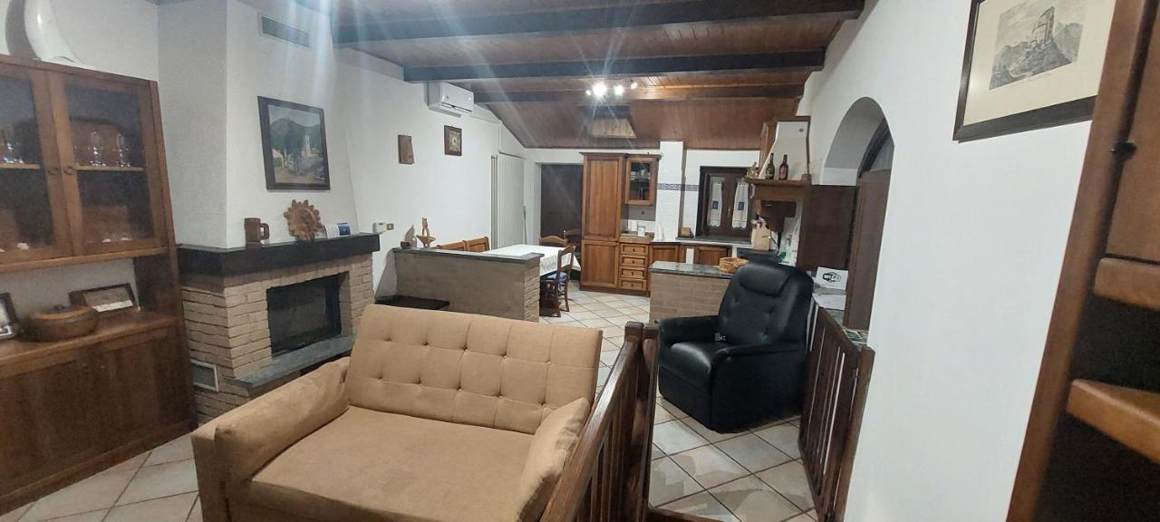 Casa Del Rustico, Indipendente Vista Sacra Con Dipinto Villa Caprie ภายนอก รูปภาพ